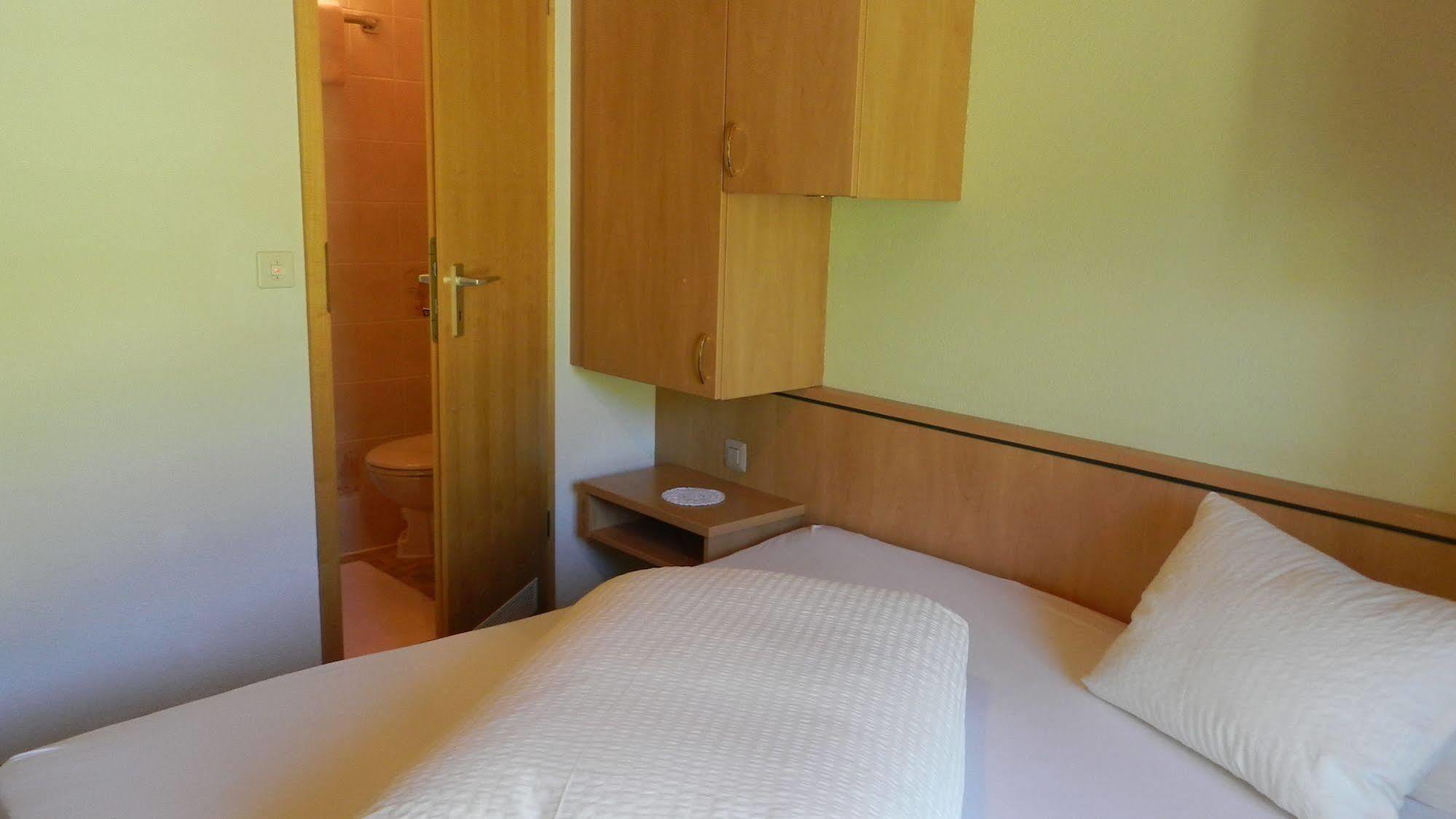 Hotel Pizzeria Mittenwald Flums Экстерьер фото