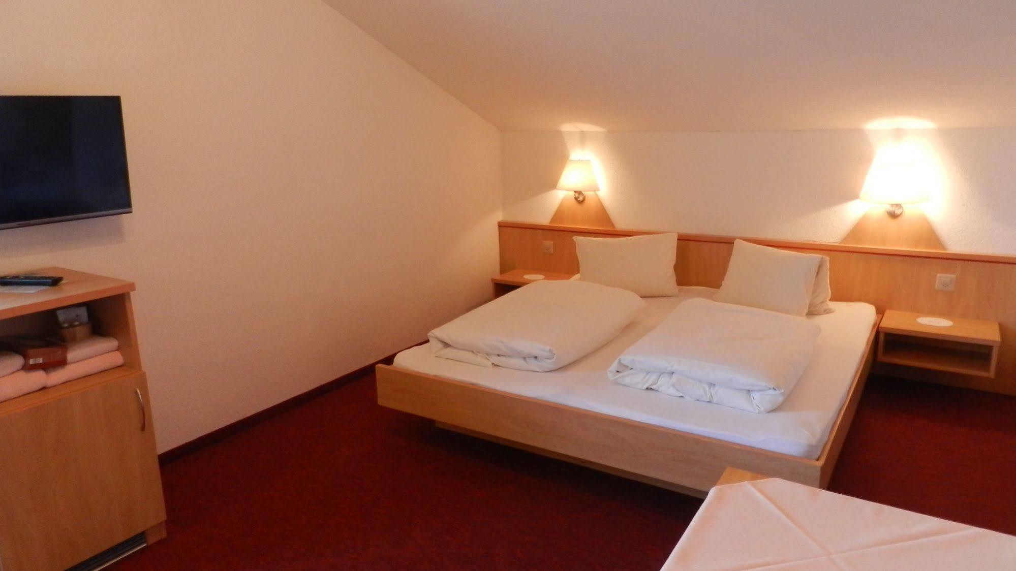Hotel Pizzeria Mittenwald Flums Экстерьер фото